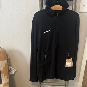 Mammut Men’s Aconcagua Light Hooded Jacket